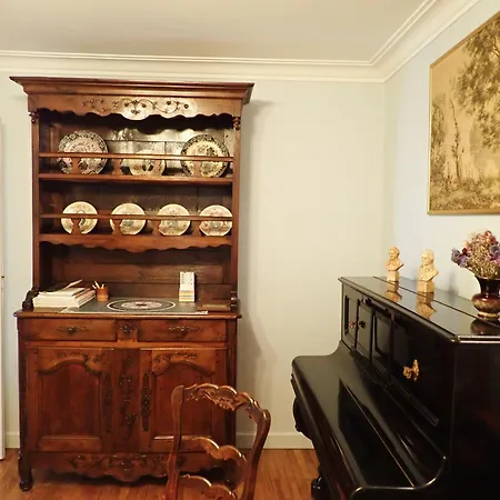 La Roche Peregrine Tatil Evi