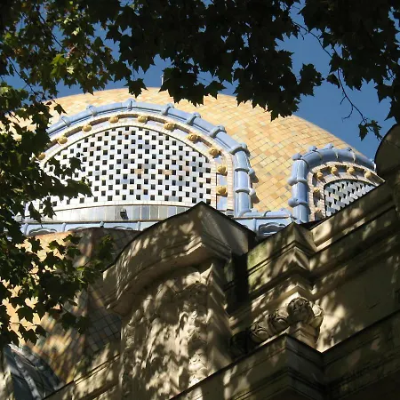 La Roche Peregrine Tatil Evi